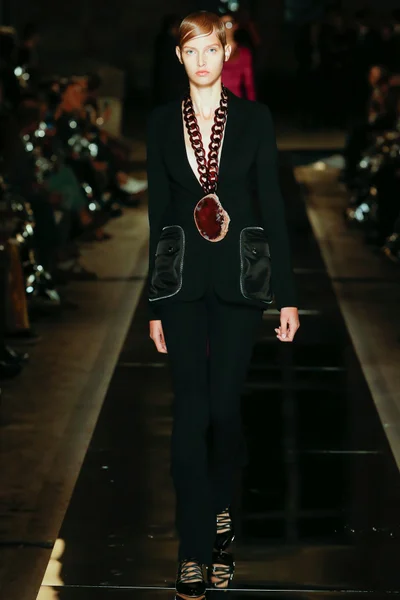 Look 12